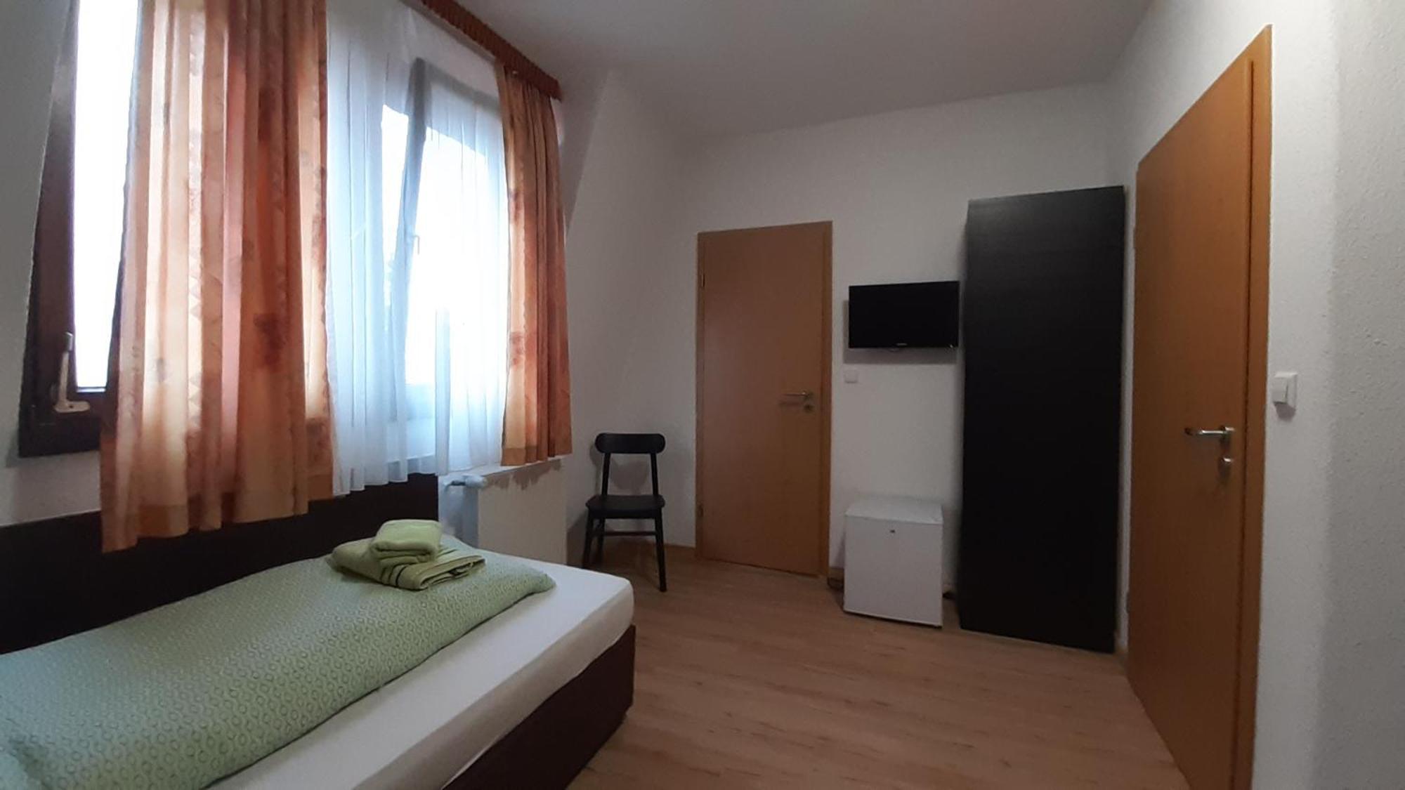 Gaestehaus Zu Herrenwiesen ハイデルベルク エクステリア 写真